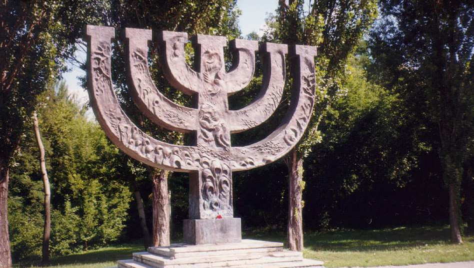 babi yar memorial menorah